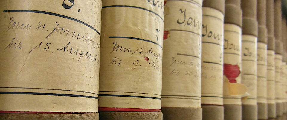 Swiss Economic Archives - image of ledger books